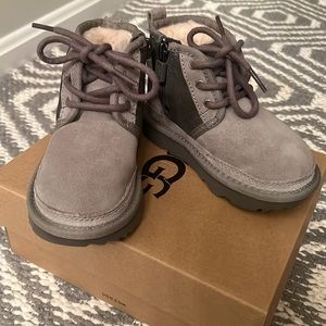 Ugg Toddler T Neumel 11 Grey Booties size 8